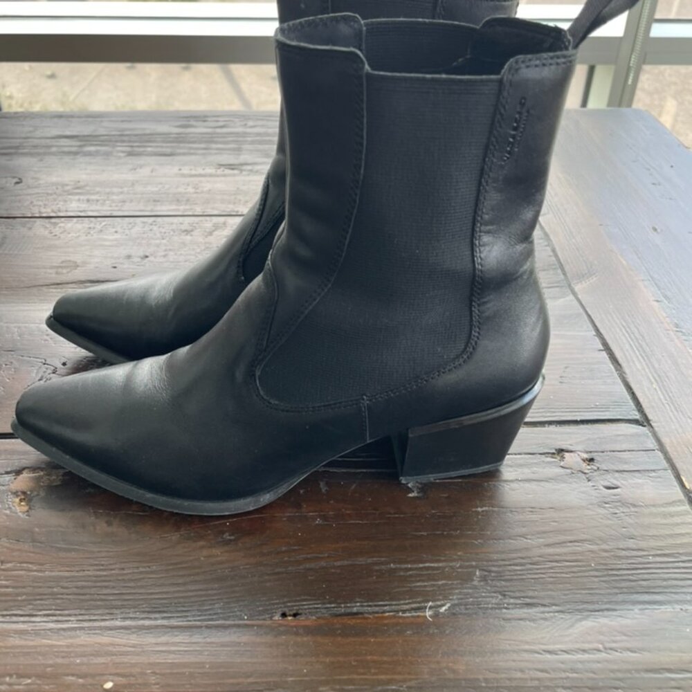 Vagabond Shoemakers Betsy Tall Chelsea Boot Black Size Women US 8